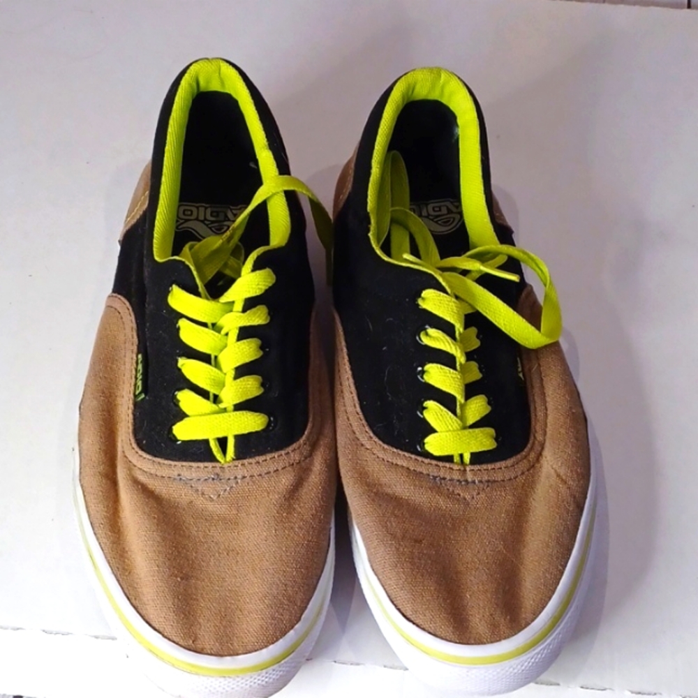 ADIO MENS CANVAS SNEAKERS SIZE 10 VGUC